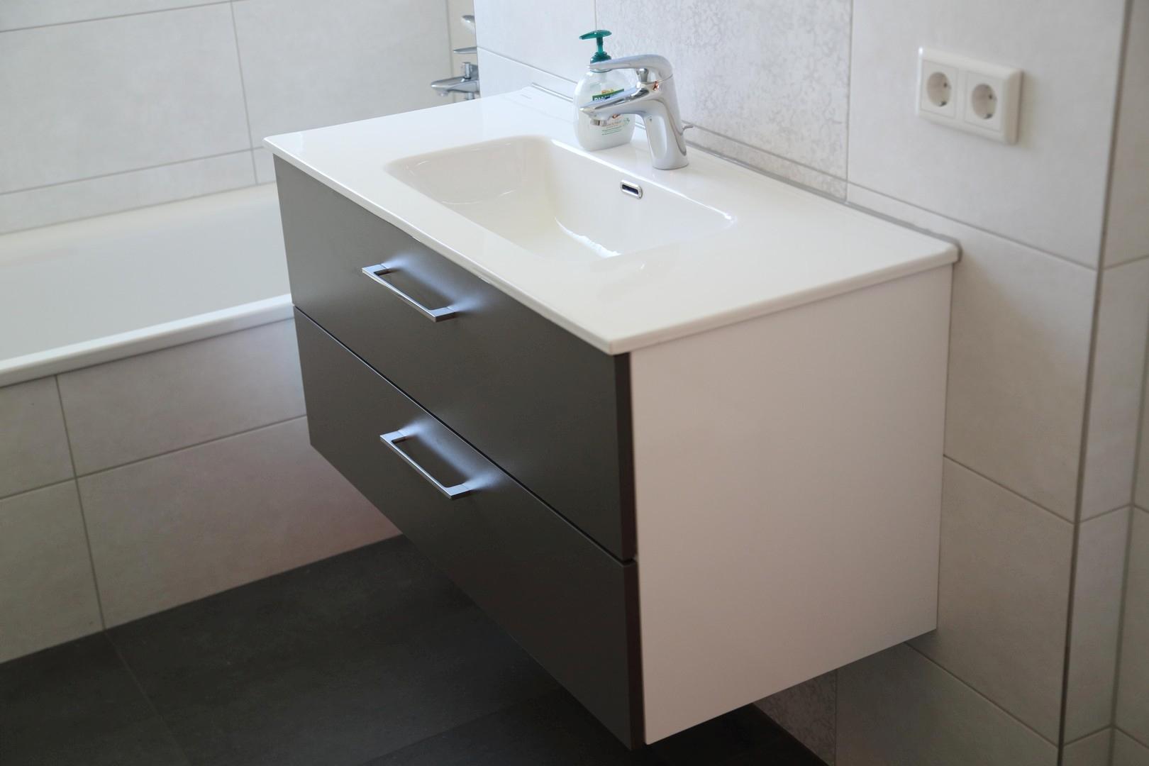 Bad - Waschb. mit Unterschrank