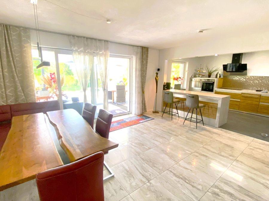 EG_Esszimmer und Küche