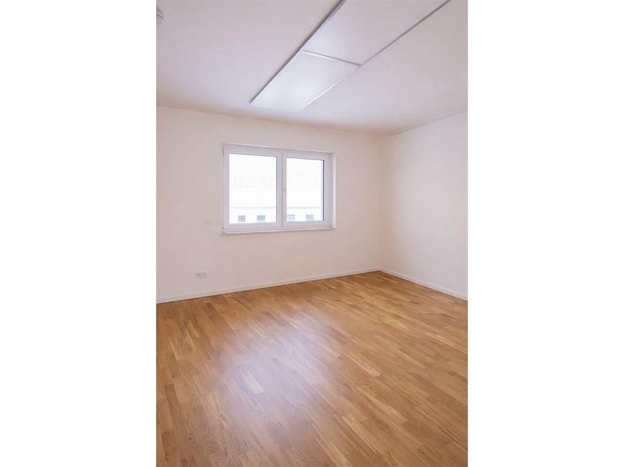 Gäste-Arbeitszimmer DG