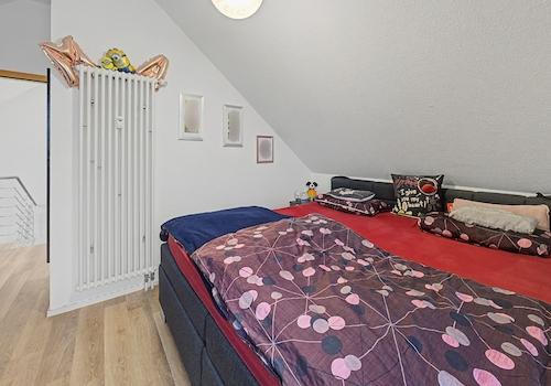 Schlafzimmer im DG