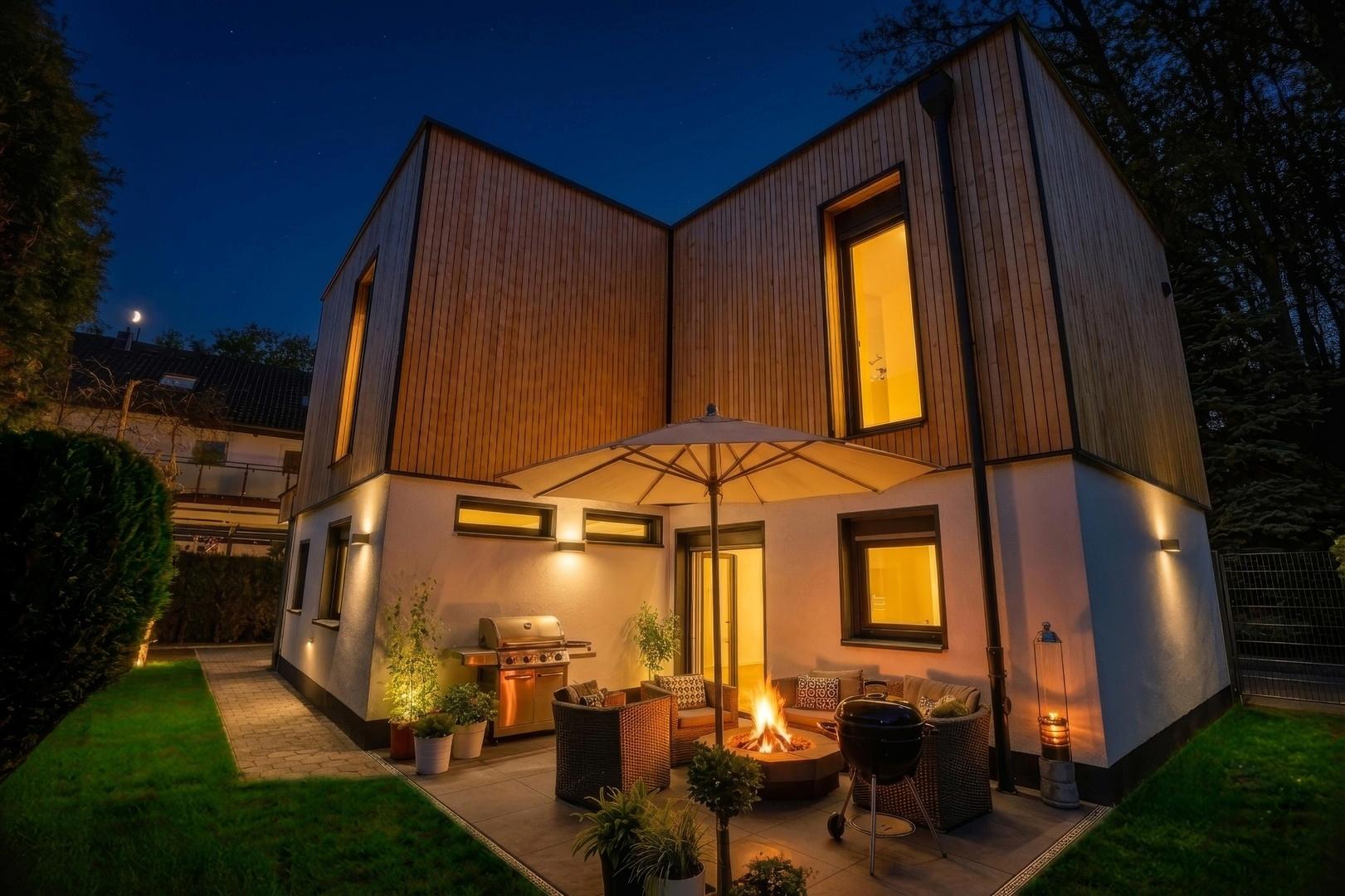 A_Terasse_bei_Nacht_AI