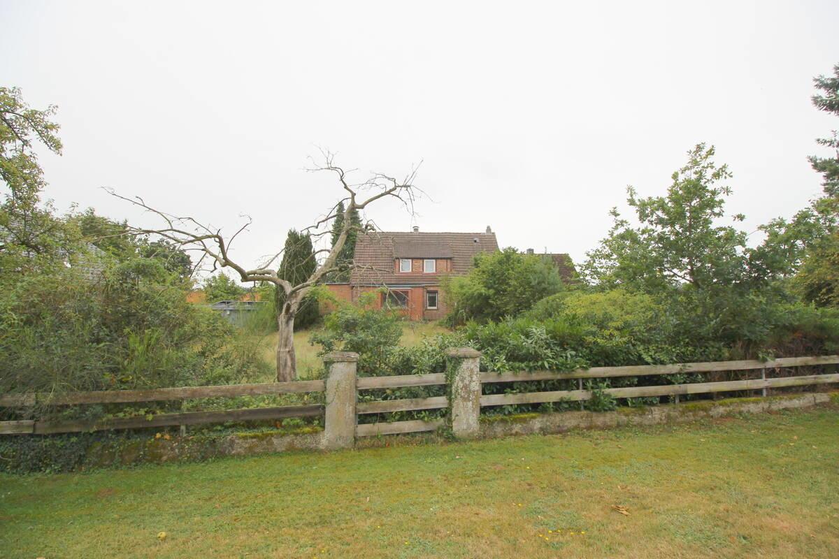 Straßenansicht Baugrundstück mit rd. 373 m² Größe