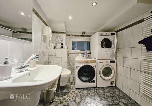 Badezimmer/Waschraum KG