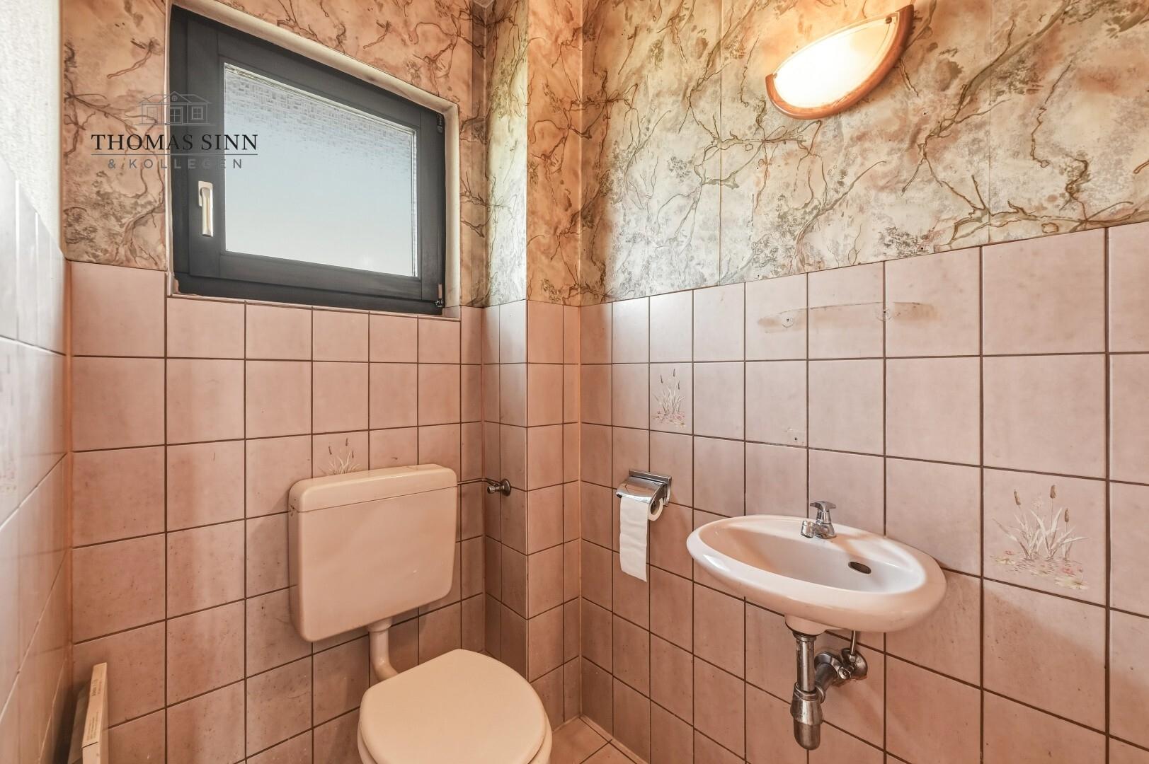 EG: Gäste-WC im Eingangsbereich