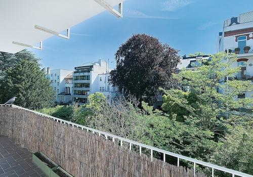 Balkon mit Blick in die Gärten