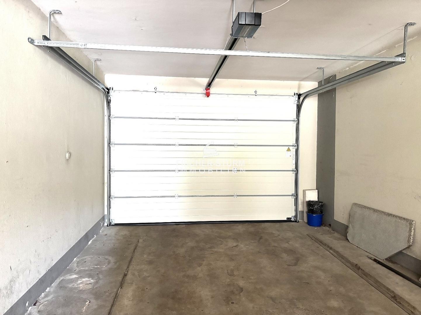 Tordurchfahrt zum Garten