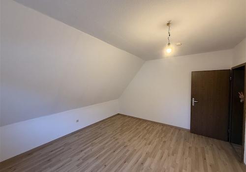 OG Zimmer 2 Bild 2.JPG