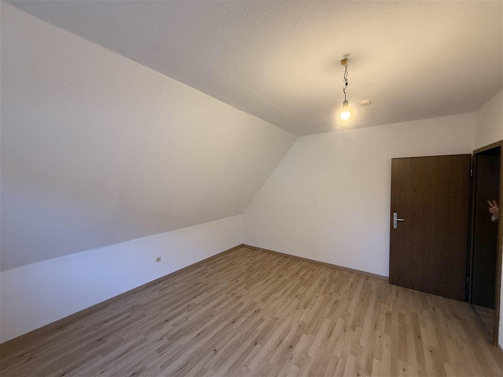 OG Zimmer 2 Bild 2.JPG