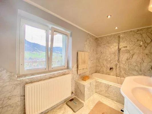 Bäder mit Badewanne -