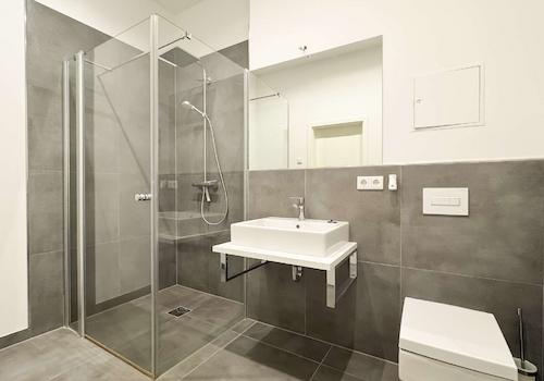 Modernes Badezimmer