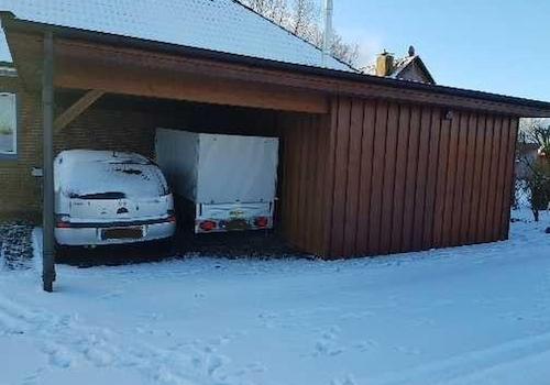 Carport mit Schuppen