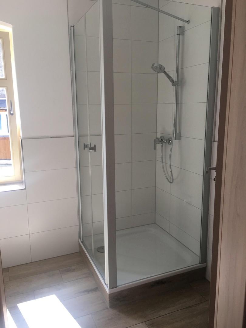 Dusche + Badewanne