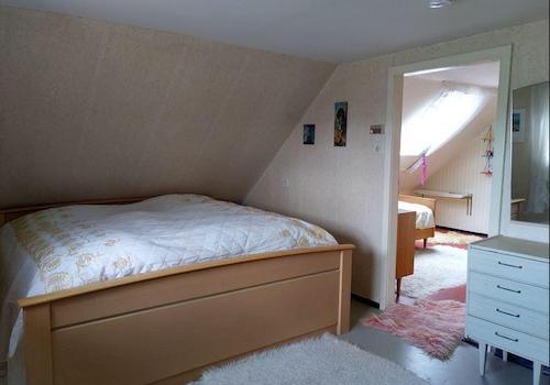 Schlafzimmer West OG