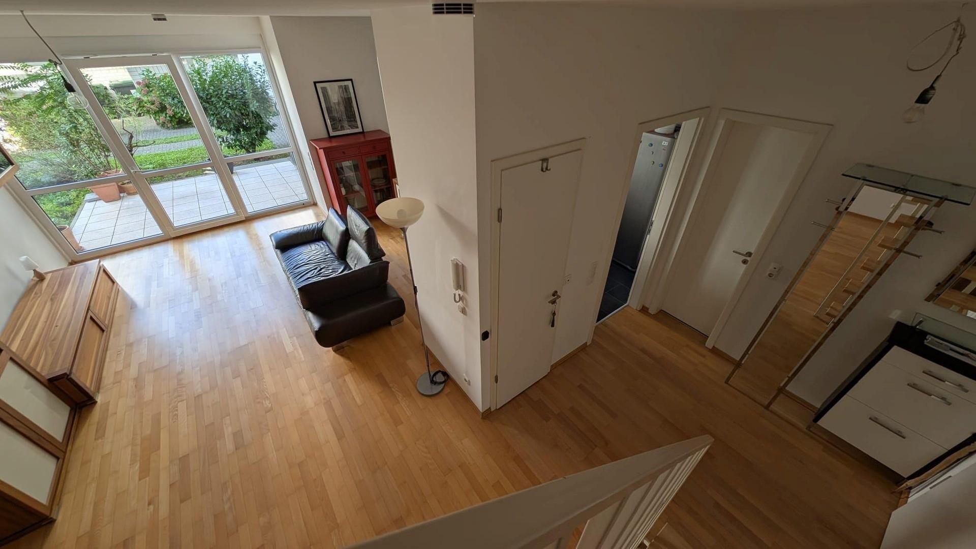 Blick von halber Treppe