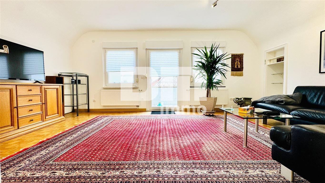 OG / DG Wohnzimmer / Zugang Balkon