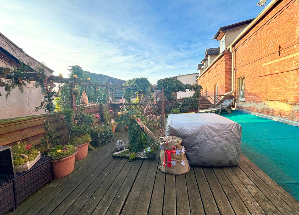 ...zur Dachterrasse und relaxen