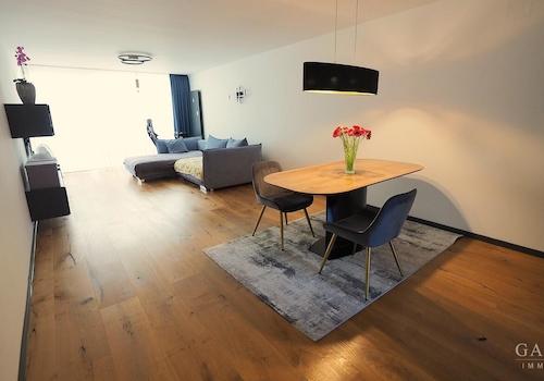 Wohnzimmer mit Essplatz