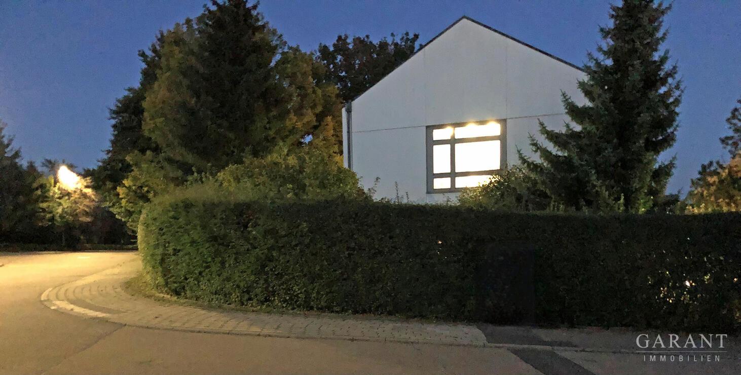 Büro bei Nacht