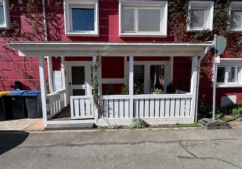 Überdachter Eingangsbereich