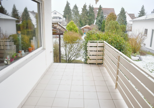 EG: Sonnenbalkon mit Gartenzugang