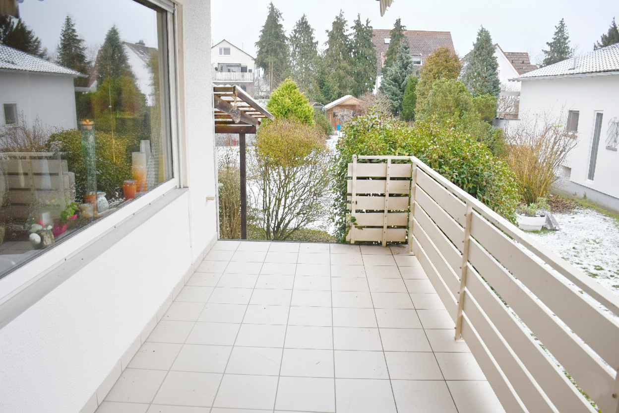 EG: Sonnenbalkon mit Gartenzugang