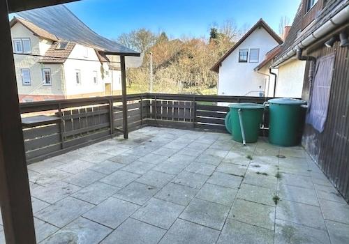 teils überdachte Terrasse EG