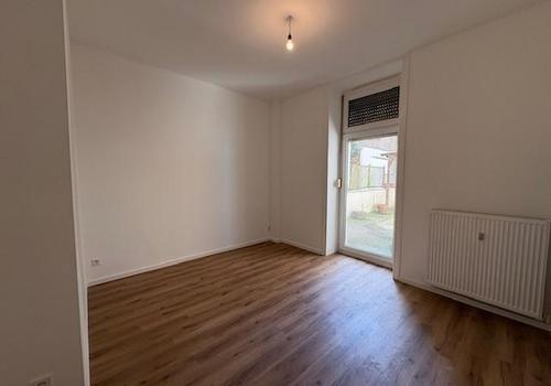 Küche mit Zugang zur Terrasse