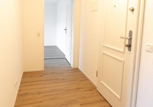 Flur mit Blick zum Schlafzimme