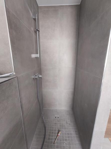 Bad mit Badewanne und Dusche Bild 7