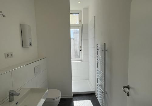 Modernes Tageslichtbad