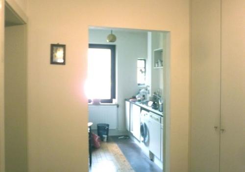 Blick vom Flur in die Küche