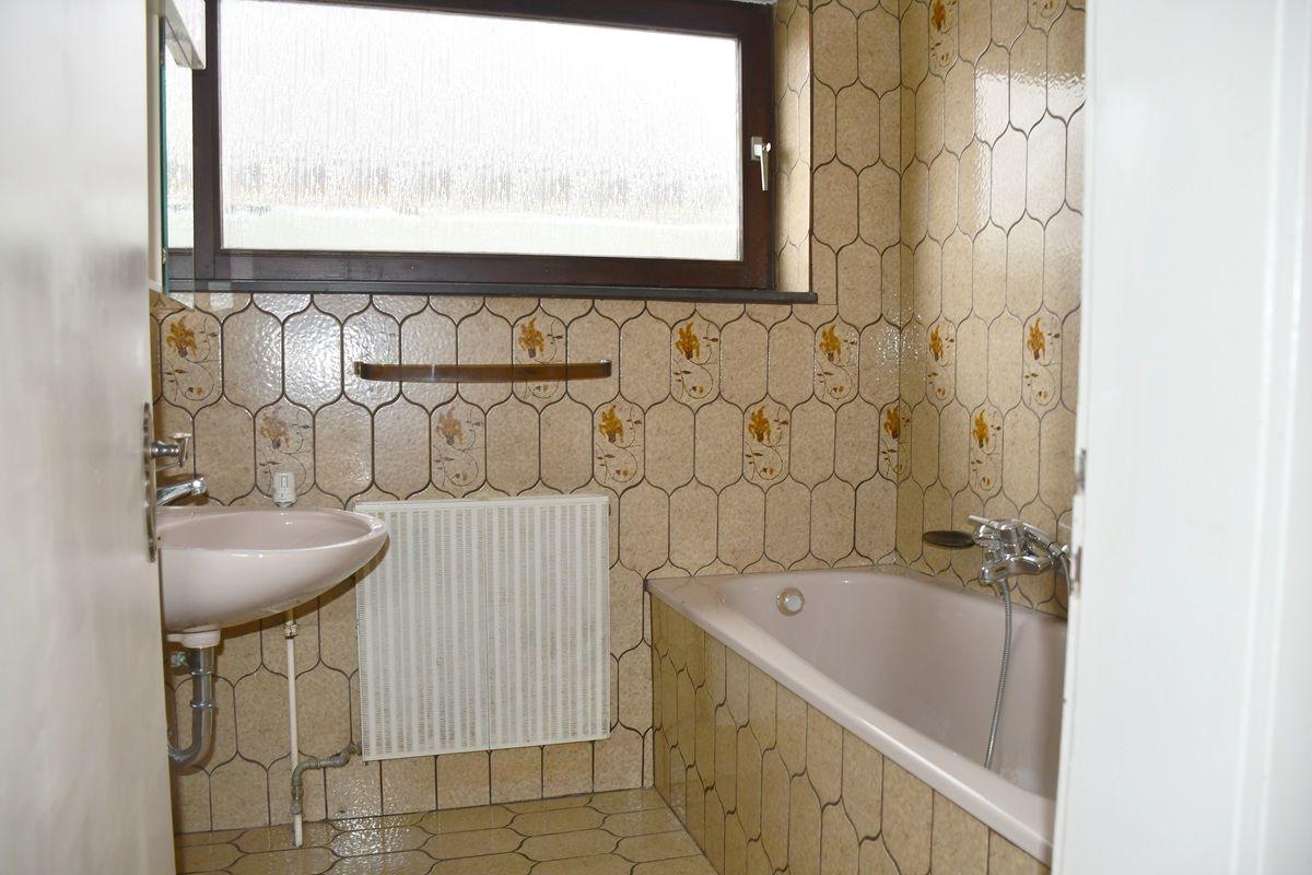 Wohnung EG: Tageslichtbad