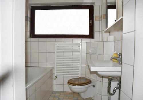 Wohnung OG: Tageslichtbad