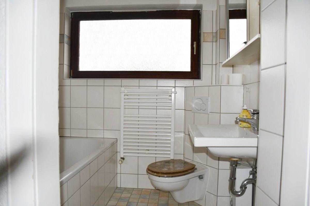 Wohnung OG: Tageslichtbad