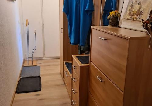 Flur mit großem Einbauschrank