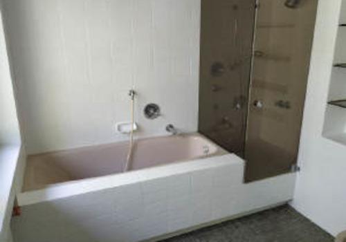 Dusche+Wanne 2 Waschbecken