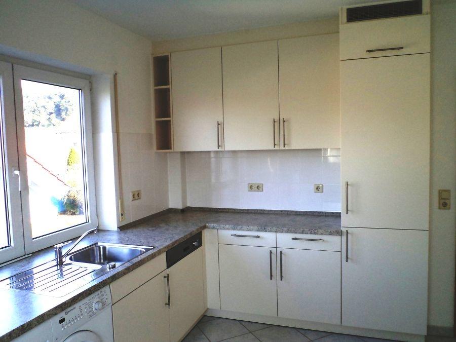 Küche: Kühlschrank + Gefriertruhe