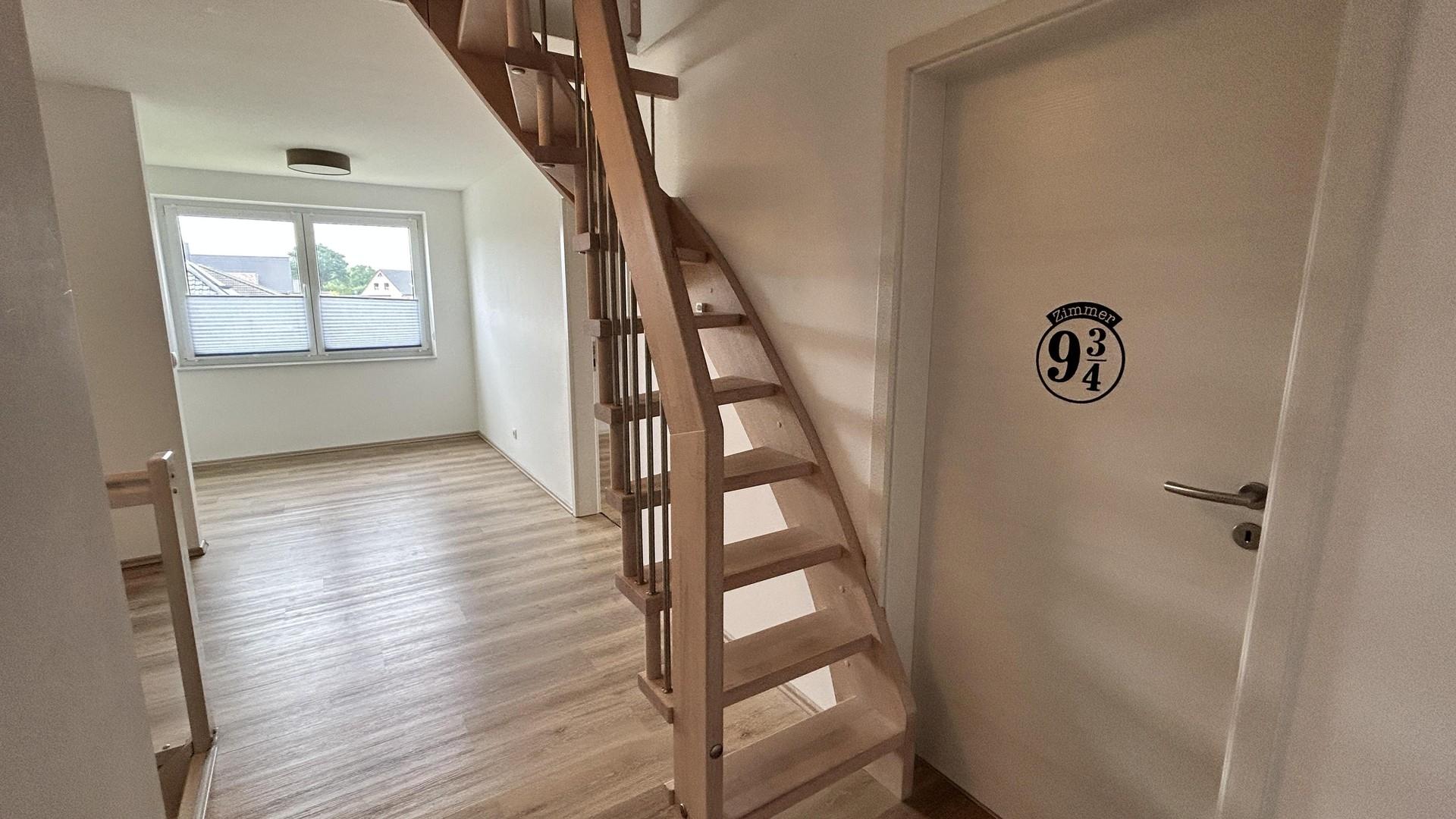 Flur mit offenem Zimmer im OG