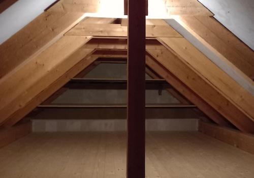 Dachboden mit großem Stauraum