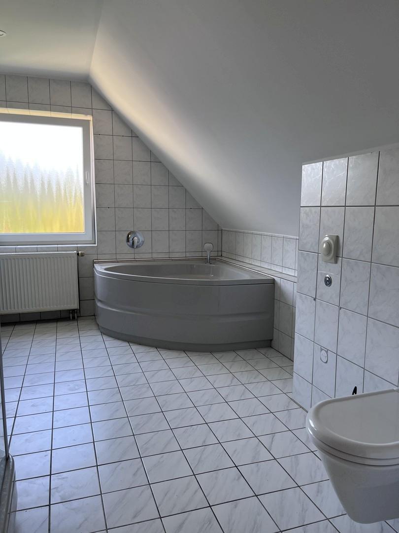 Badezimmer mit Wanne