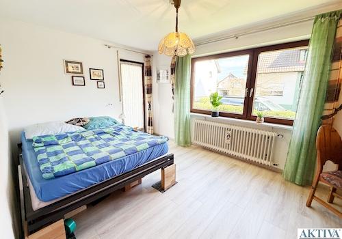  Das Zimmer im Erdgeschoß