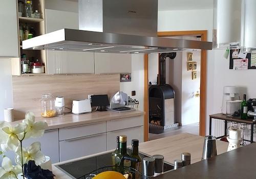 offene Küche mit Blick zum WB