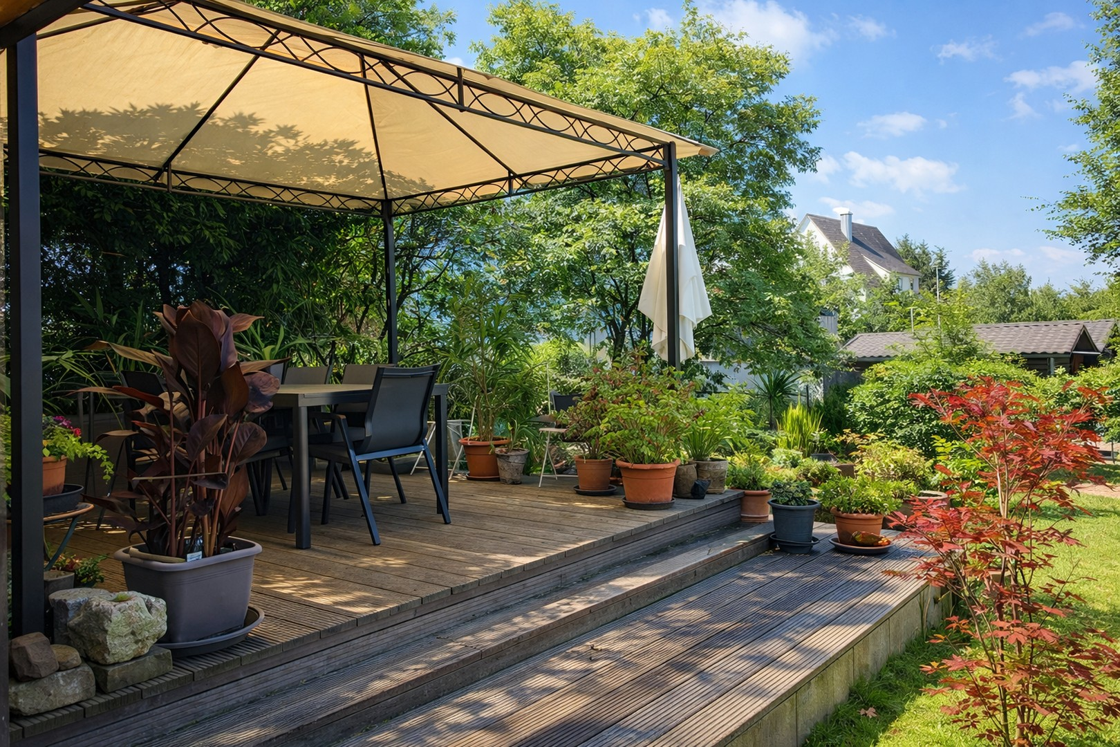 Gartenpavillon im Grünen