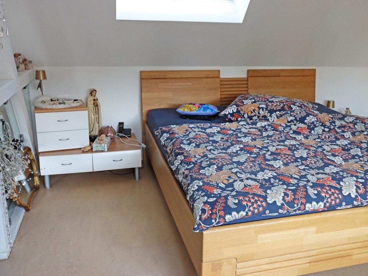 Schlafzimmer, Wohnung im OG