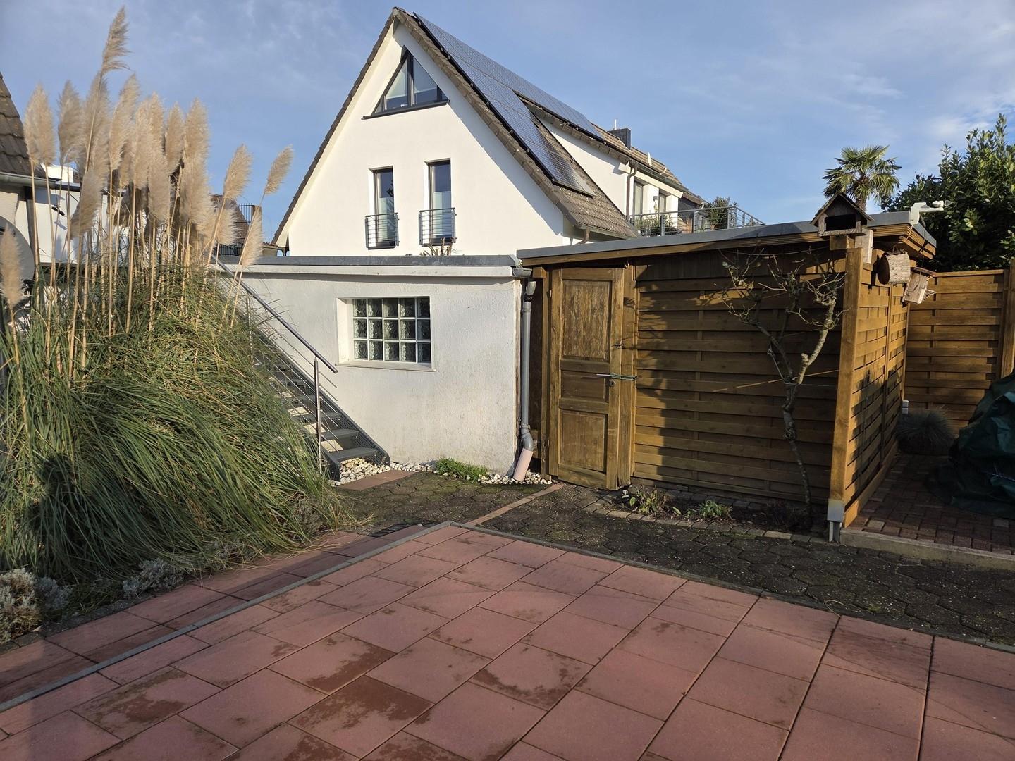 Gartenschuppen und Garage 
