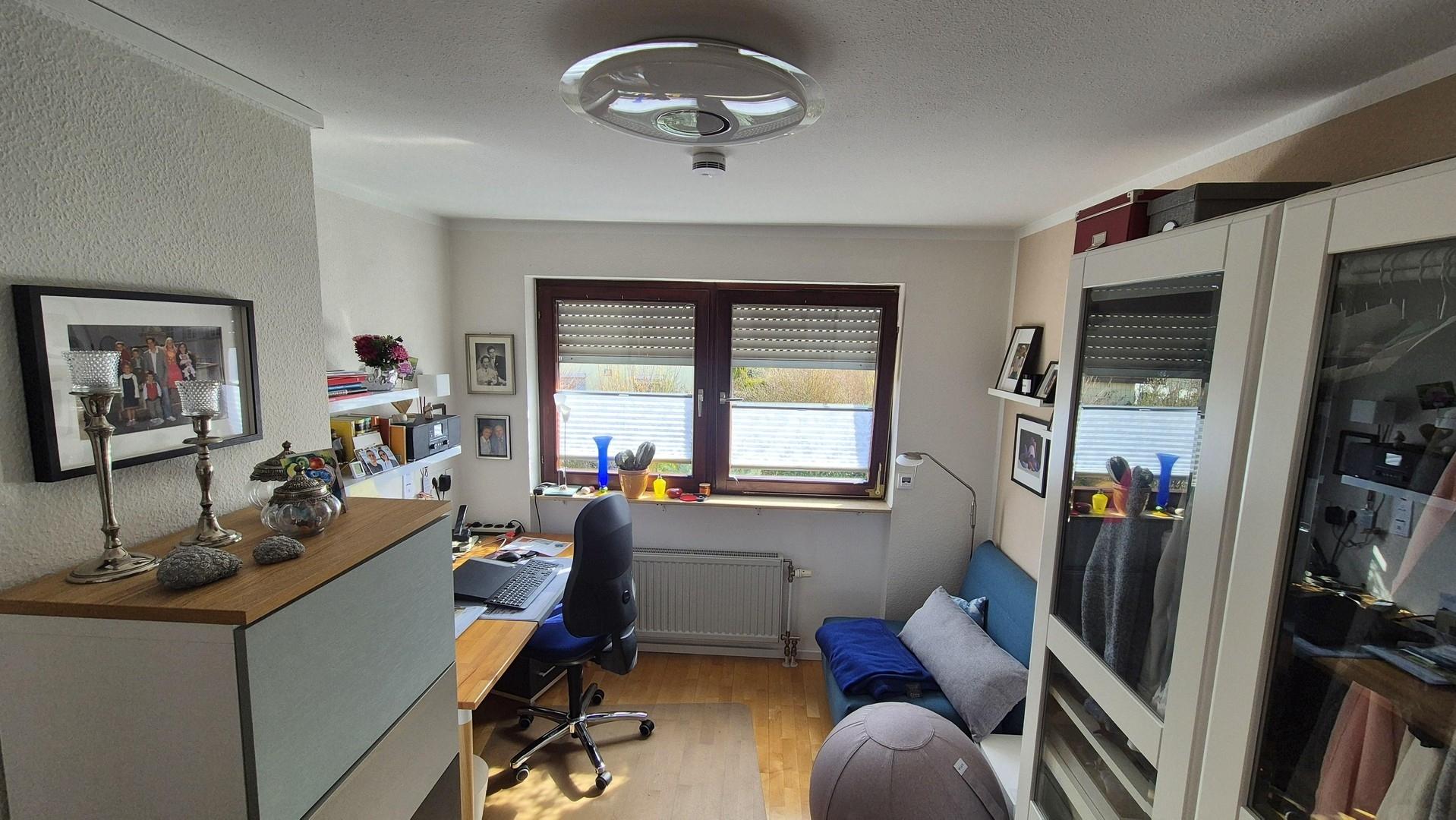 Kinder- oder Arbeitszimmer1