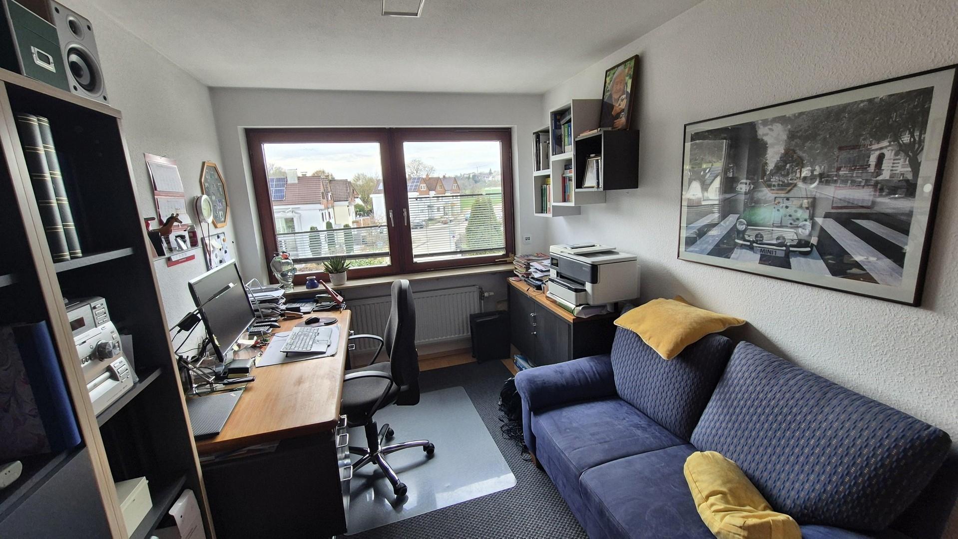 Kinder- oder Arbeitszimmer2