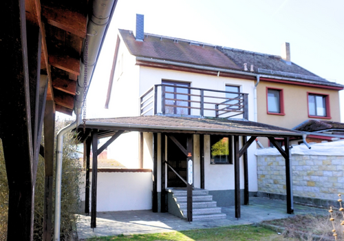 Rückansicht mit Eingang