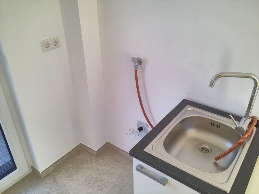 22 HWR oder Kammer (neben Küche)