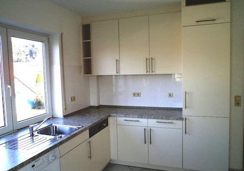 Küche: Kühlschrank + Gefriertruhe